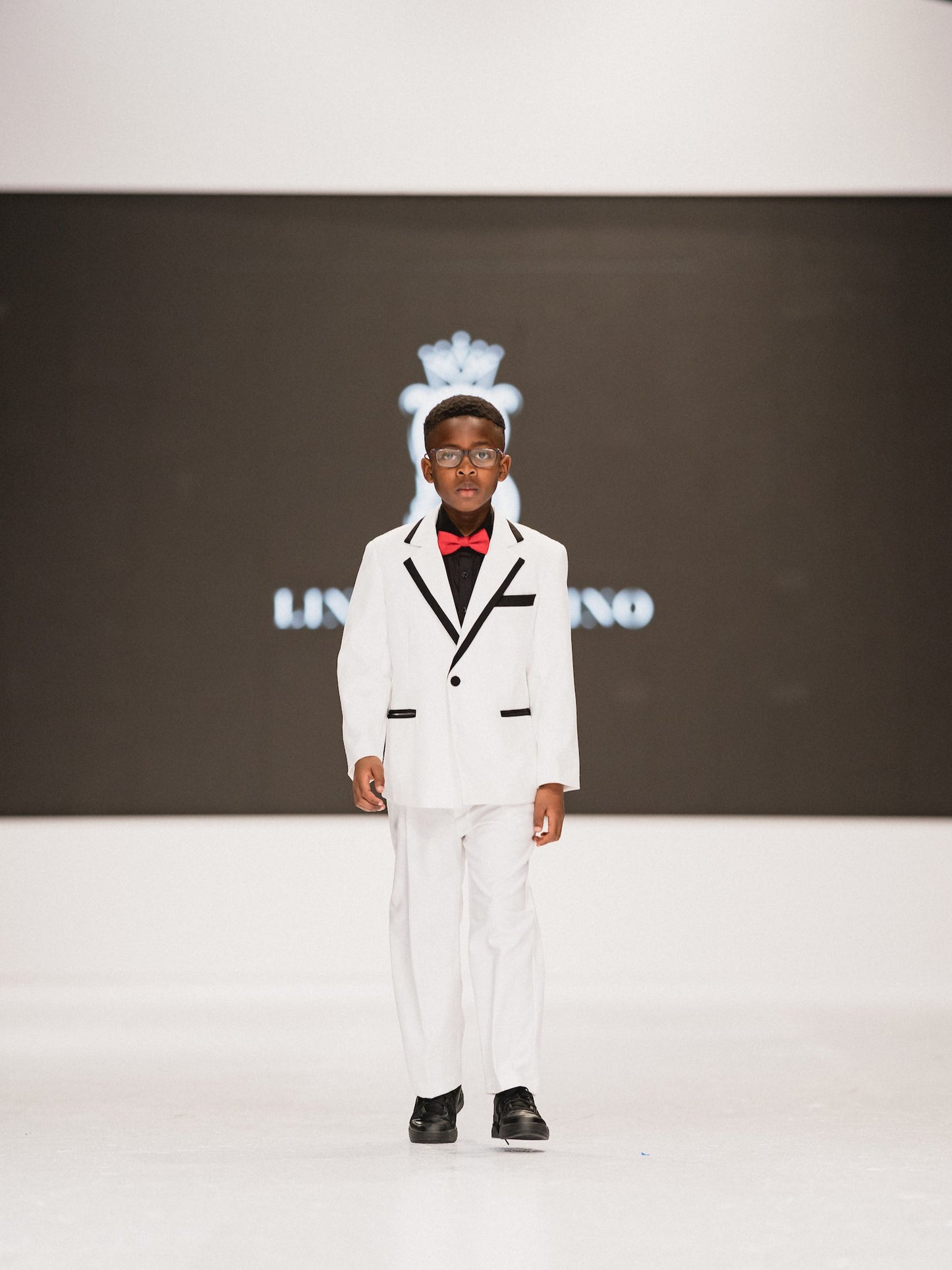 LB Montana Tuxedo- White